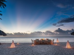 Dinner on the beach - Leave your shoes at home and treat yourself with culinary delights on the beach.